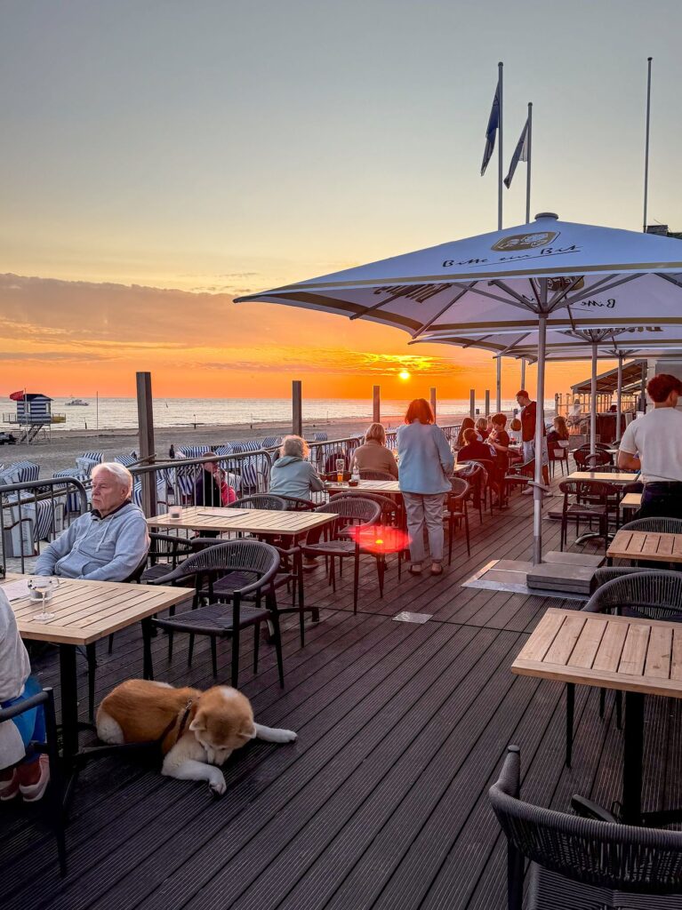 Die Badehalle by Robert am Weststrand auf Norderney